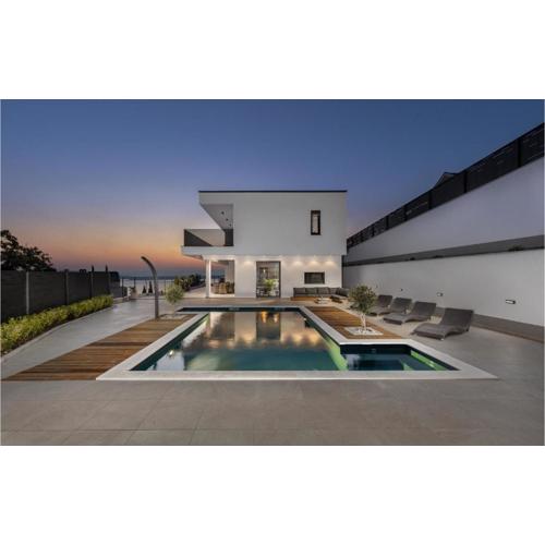 Stunning Home In Crikvenica