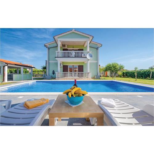 Stunning Home In Kapelica With Wifi