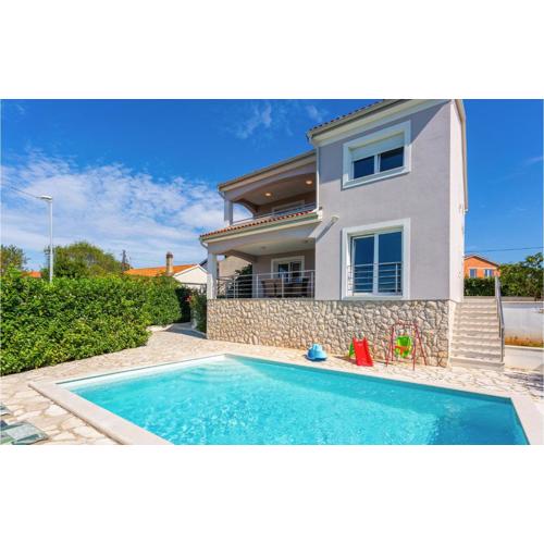 Stunning Home In Linardici With Wifi