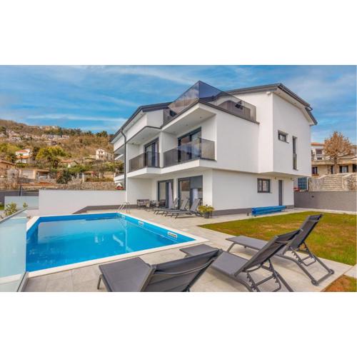 Stunning Home In Lovran With Sauna