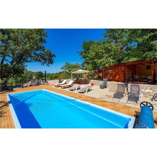Stunning Home In Moscenicka Draga