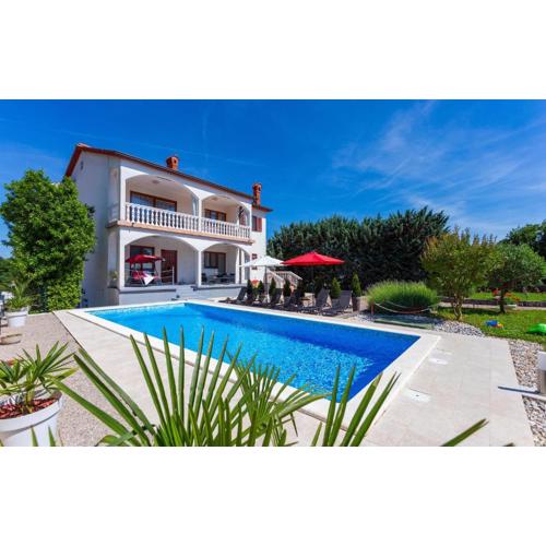 Stunning Home In Nedescina