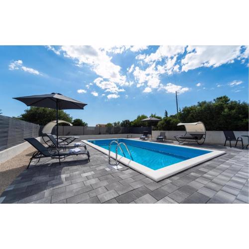 Stunning Home In Polaca With Jacuzzi