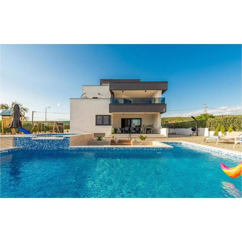 Stunning Home In Posedarje