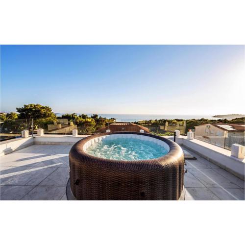 Stunning Home In Primosten With Jacuzzi