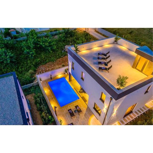 Stunning Home In Privlaka