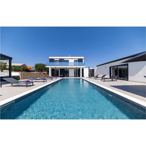 Stunning Home In Razanac With Sauna