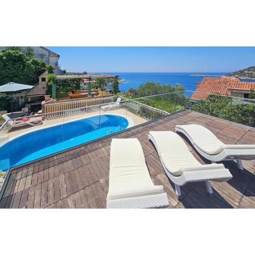 Stunning Home In Razanj