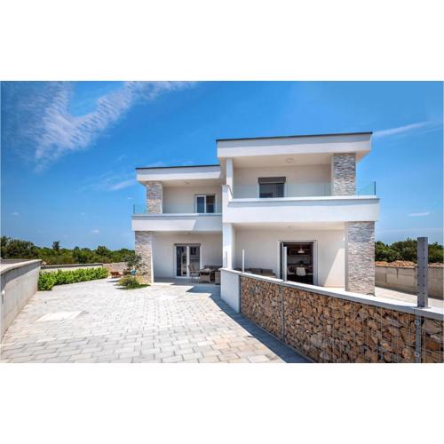 Stunning Home In Sibenik With Kitchen