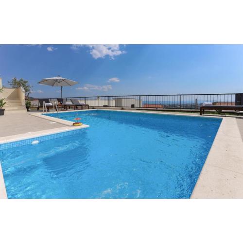 Stunning Home In Solin