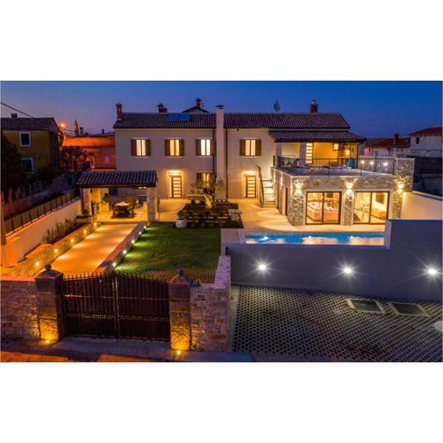 Stunning Home In Valtura