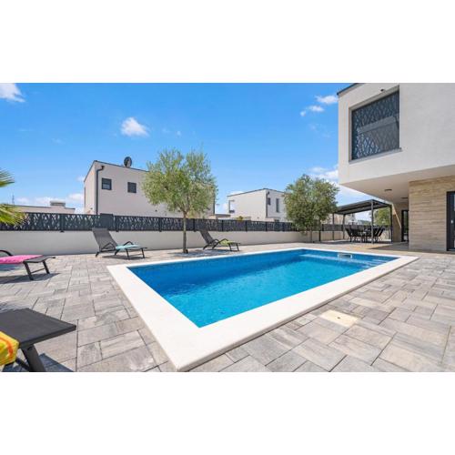 Stunning Home In Vodice With Wifi