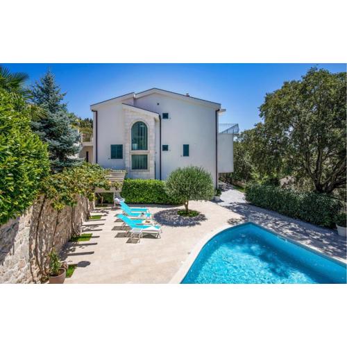 Stunning Home In Vrgorac With Wifi