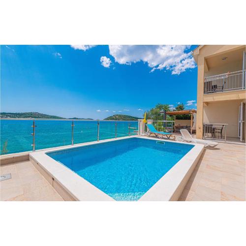 Stunning Home In Zatoglav With Wifi