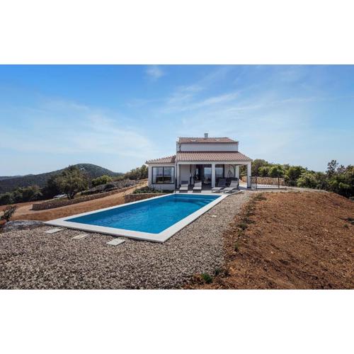 Stunning Home In Zman