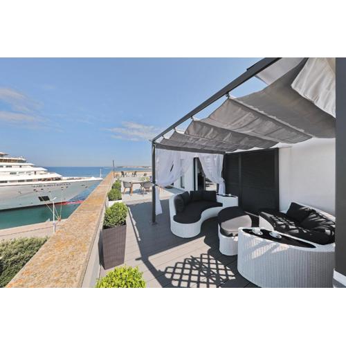 Stunning Sea View Apartment