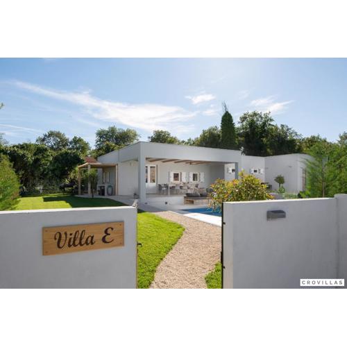 Stunning Villa In Cepljani With Outdoor Swimming Pool, Wifi And 3 Bedrooms