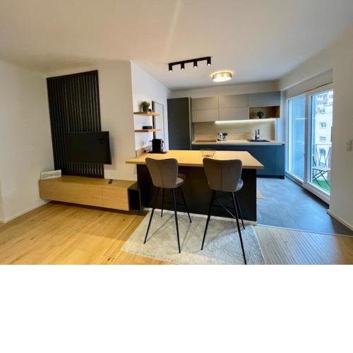Stylisches Cityapartment mit Schloßbergblick