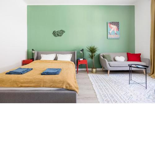 Stylish and colourful apartment in the city centre