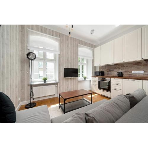Stylish Apartment in Wrocław Near the Old Town by Noclegi Renters