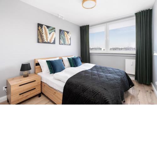 Stylish Apartment near Wroclavia for 4 Guests by Noclegi Renters