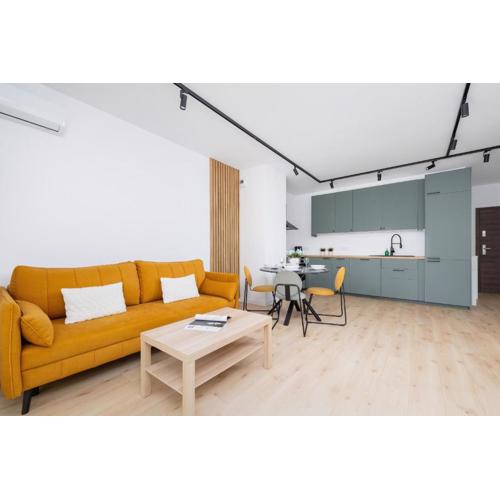 Stylish Apartment with Parking in Katowice by Noclegi Renters