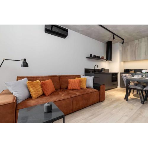 Stylish Apartment with Parking Sienna Grobla in Gdańsk by Noclegi Renters