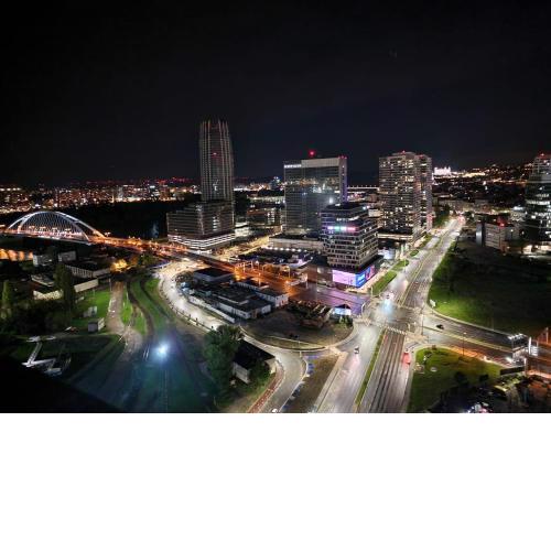 Stylish condo with stunning view possibility of parking