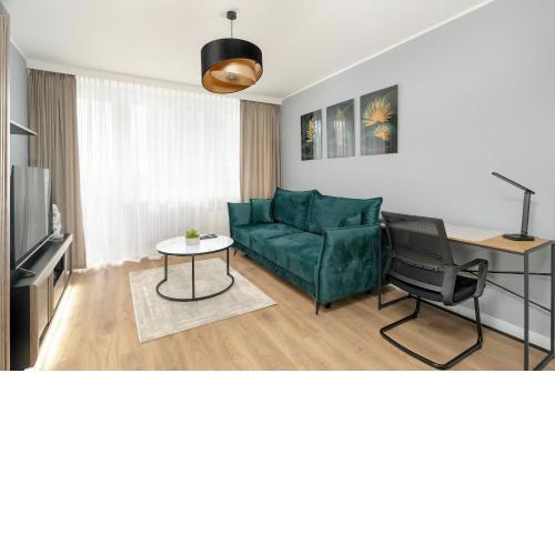 Stylish Two Bedroom Apartment with Parking Near Lake Malta in Poznań by Noclegi Renters