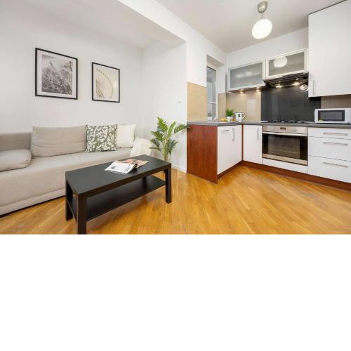 Stylowy Apartament dla 6 Osób z Parkingiem by Noclegi Renters