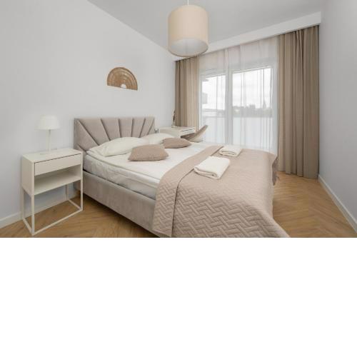 Stylowy Apartament w Odcieniach Beżu Balkon & Parking by Noclegi Renters