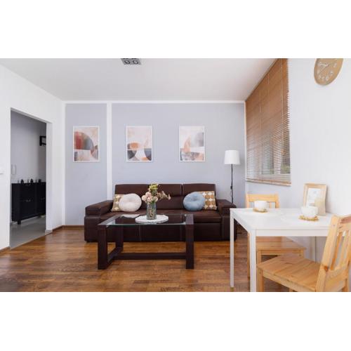 Stylowy Apartament z oddzielna sypialnią niedaleko centrum Chorzowa by Noclegi Renters