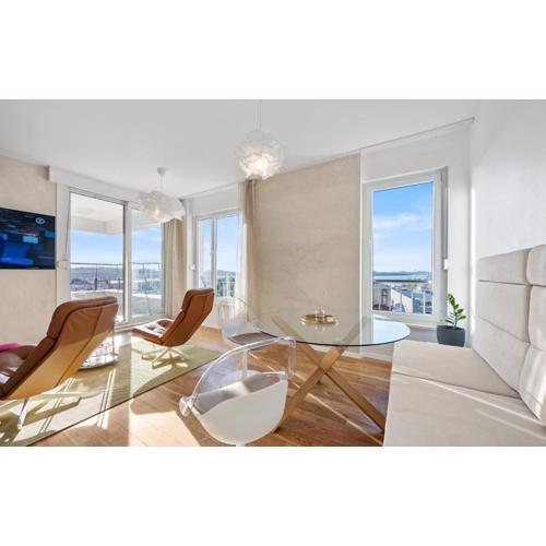 SUITE 65 Šibenik Sea view & garage parking