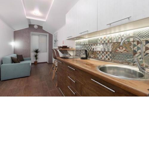 Suites on Chaikovskogo