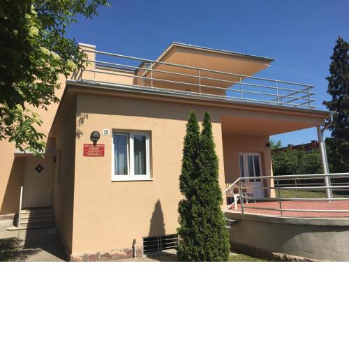 Süle Apartments & Rooms