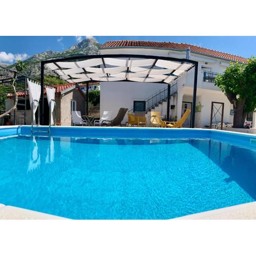 Summer Apartment 2