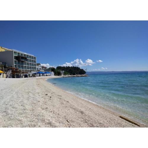 Summer Apartment , 4 rooms, sea view with jacuzzi