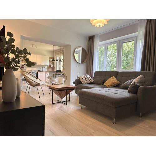 Summer Green Apartment