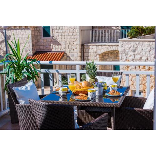 Summer Life Apartment