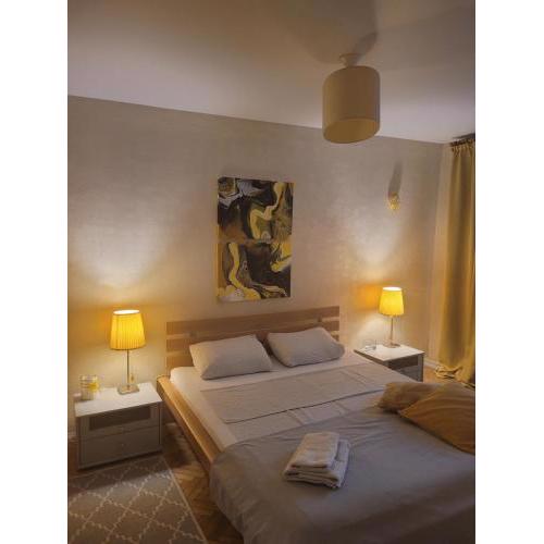 Sunflower Apartment near Kiev airport & railway station & center city!