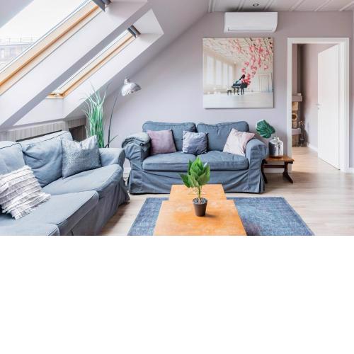 Sunny and Central Penthouse with Private Garage