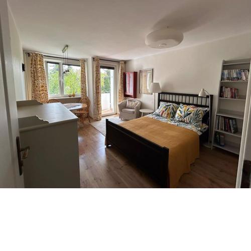 Sunny and Comfortable Double Bedroom