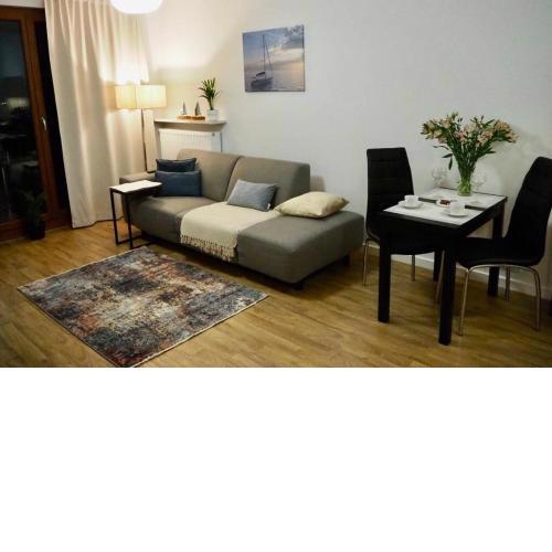 Sunny apartment in Wilanów close Town Hall, Palace