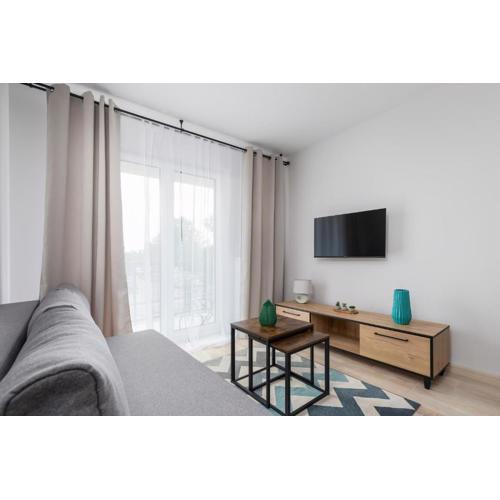 Sunny Apartments with Parking & Balcony Łużycka by Noclegi Renters