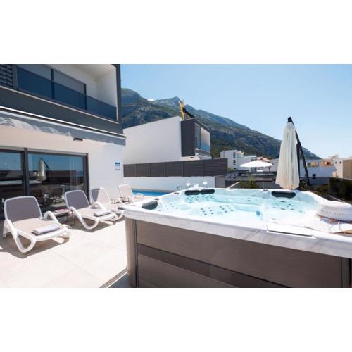 Sunny Lux Villa 2 in Makarska by Villas Guide
