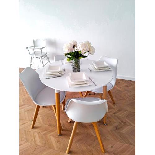 Sunny & modern 2 beds spacious air-conditioned Warsaw
