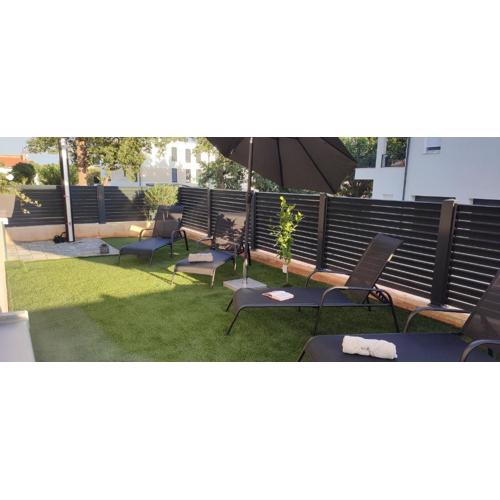 Sunny Oasis Apartment - high ground floor with sunny terrace & private garden!!