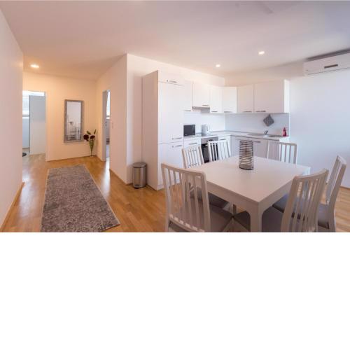 Sunny Penthouse l DG1'14