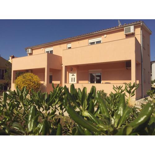 Sunny Rock Volme Apartments