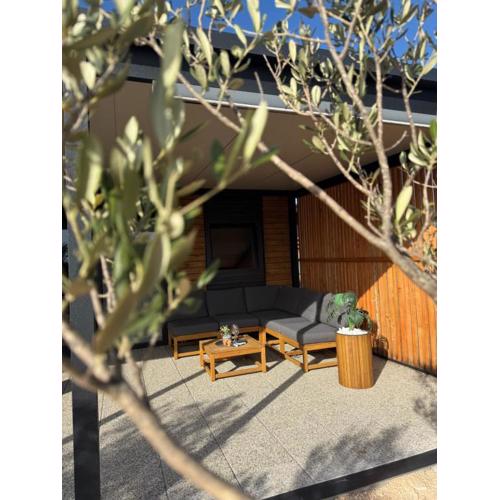 Sunny Stay - Mobile home 1 minute from beach with free parking and wifi!